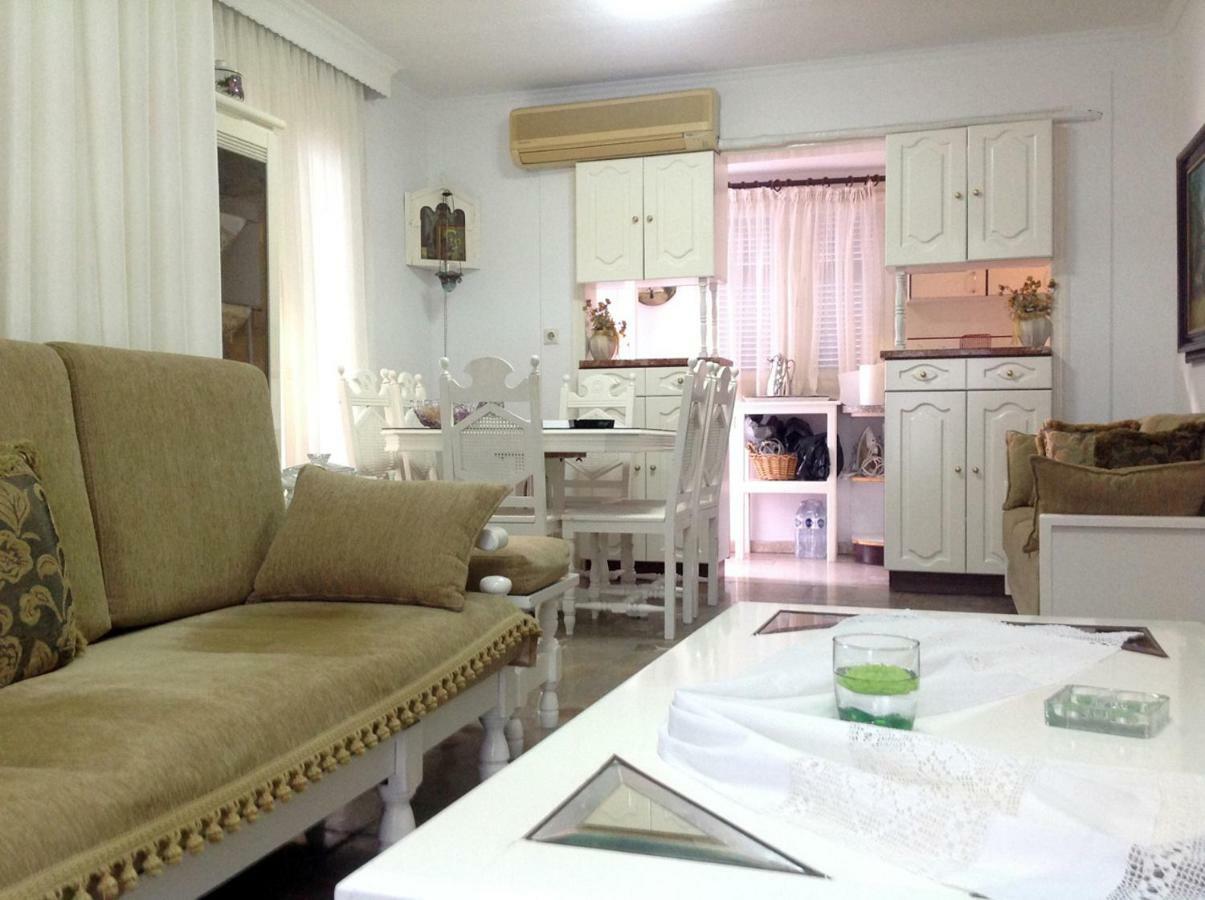 Villa Fofo - Beautiful Sea Front Villa With 650M2 Garden Nea Kallikrateia Exterior foto